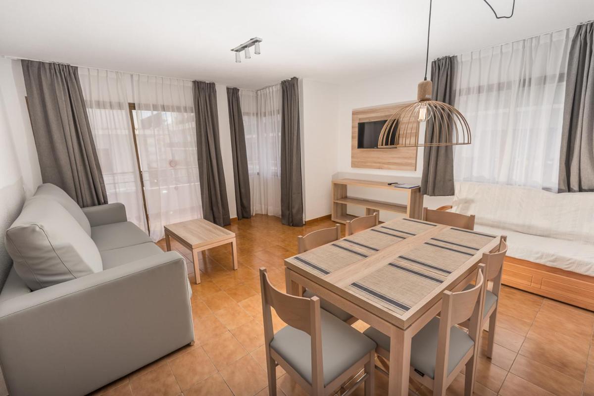 Apartments Niko Santa Eularia des Riu Kültér fotó
