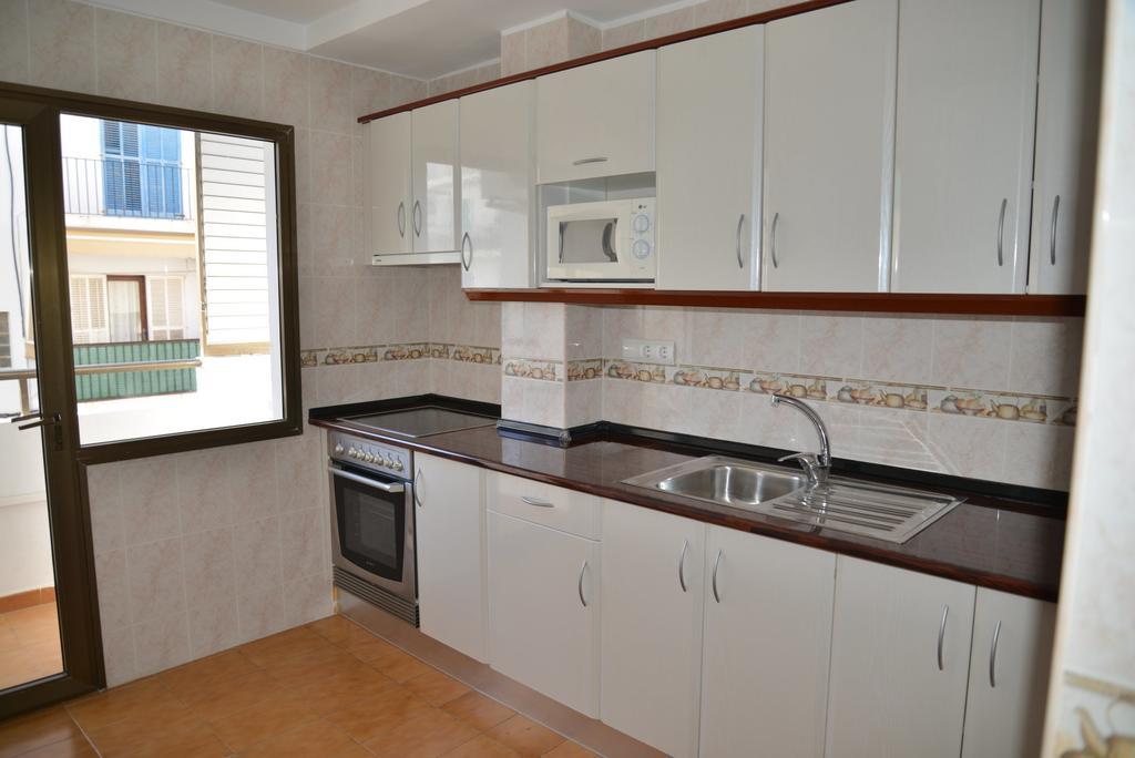 Apartments Niko Santa Eularia des Riu Szoba fotó