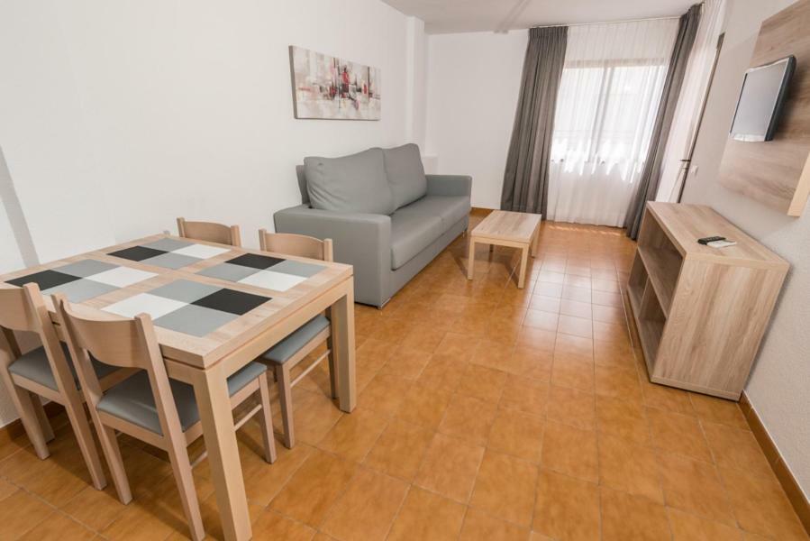 Apartments Niko Santa Eularia des Riu Kültér fotó